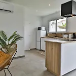 Maison Neuve - La Mariniere - Classee 4 Etoiles - Emplacement Ideal 度假居 莱萨布勒-多洛讷
